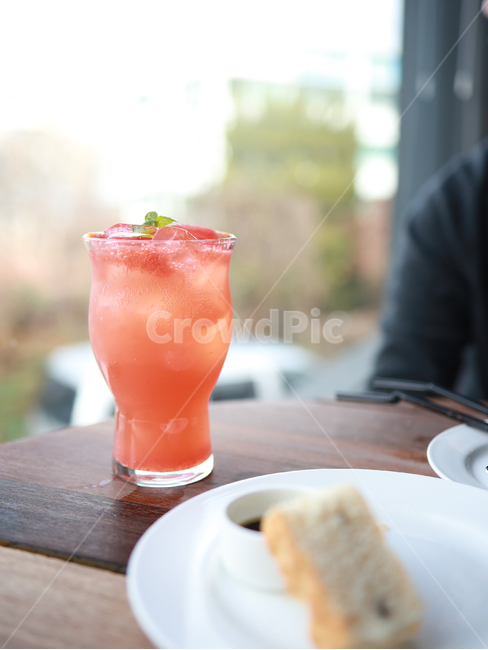 음식,마실것,beverage,cocktail,칵테일,자몽,음료,에이드,자몽에이드,시원한,얼음,drink,alcohol,cup,음료수,drink,beverage