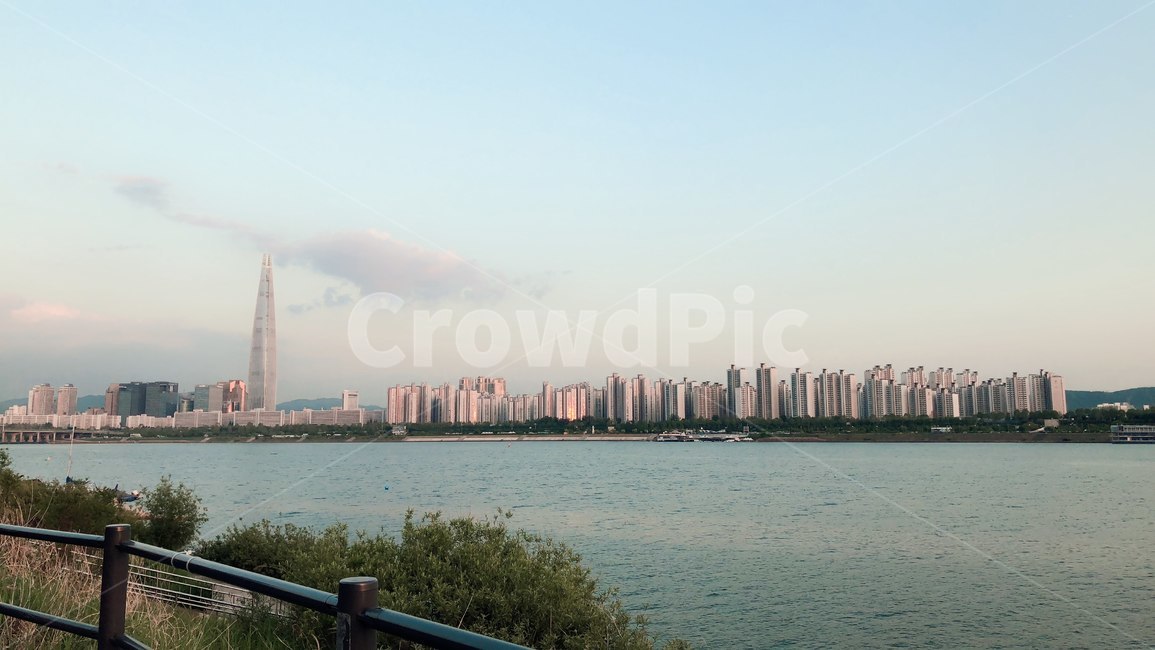 서울,한강,스카이라인,steeple,뾰족한탑,tower,탑,spire,첨탑,building,건물,architecture,건축물,서울풍경,풍경,도시풍경,도시,아파트,빌딩