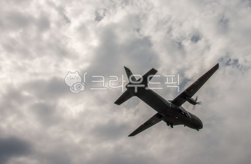 air force,army,transport,airplane,propeller,landing,landing,wheel,sky,cloud,military aircraft