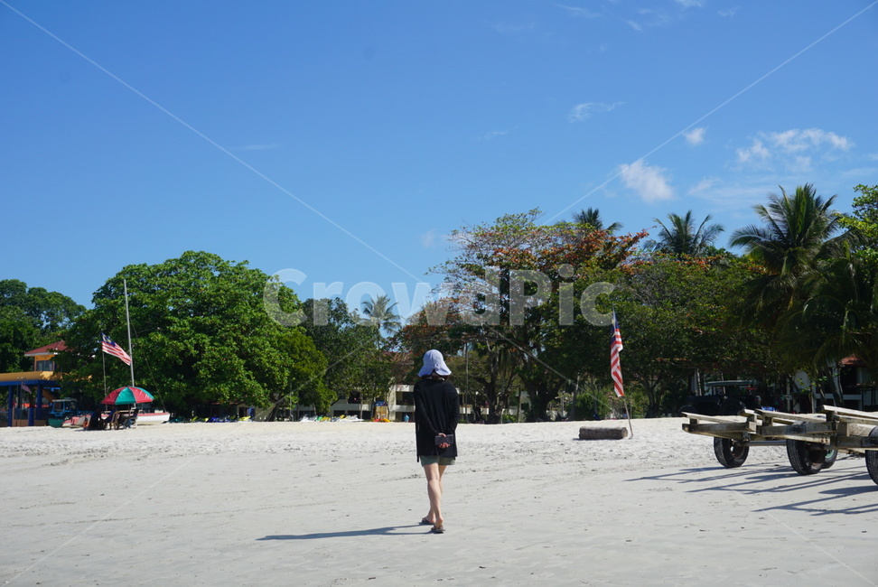 human,인간,해변,beach,모래사장,하늘,날씨