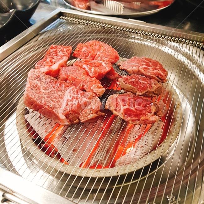 고기,소고기,생고기,고기불판,저녁,음식,식재료,요리,food,cook,meal,dishes,food reserves,콩류,견과류,beans,pulse,nuts,dry fruits