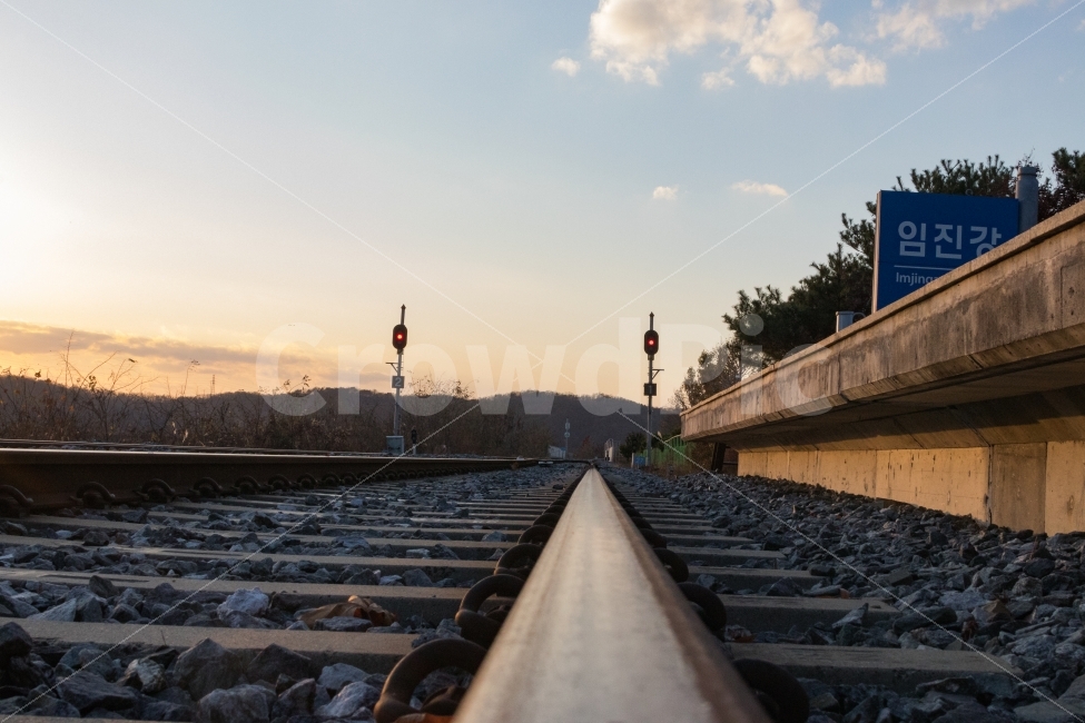 임진각,임진강역,철로,노을,하늘,교통,교통수단,traffic,transportation,rail,레일,train track,기찻길,railway,철도