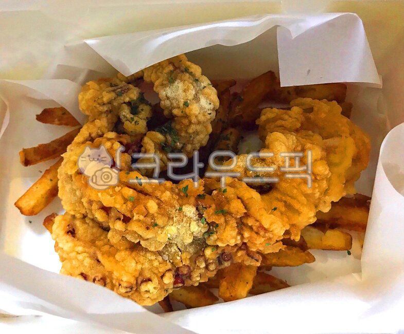 Beer snacks,Fried octopus legs,Potato dish,chicken,crispy,octopus,fried food,snack,crunchy,ingredients,fries,packaged food,cooking,Octopus Leg Chicken,Octopus Chicken,cook,Fried octopus,packaging,octopus dish,delicious,food,meal,French fries,dish,octopus 