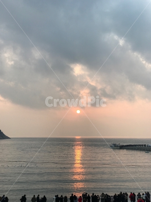 일몰,바다,새해,노을,풍경,한국자연풍경,해,서해,자연,nature,sunset,자연,풍경,nature,landscape,한국자연풍경,한국자연경관,korea nature landscape,사람들,대중,군중,other people,crowd,outdoors,옥외,flare,플레어,light,빛