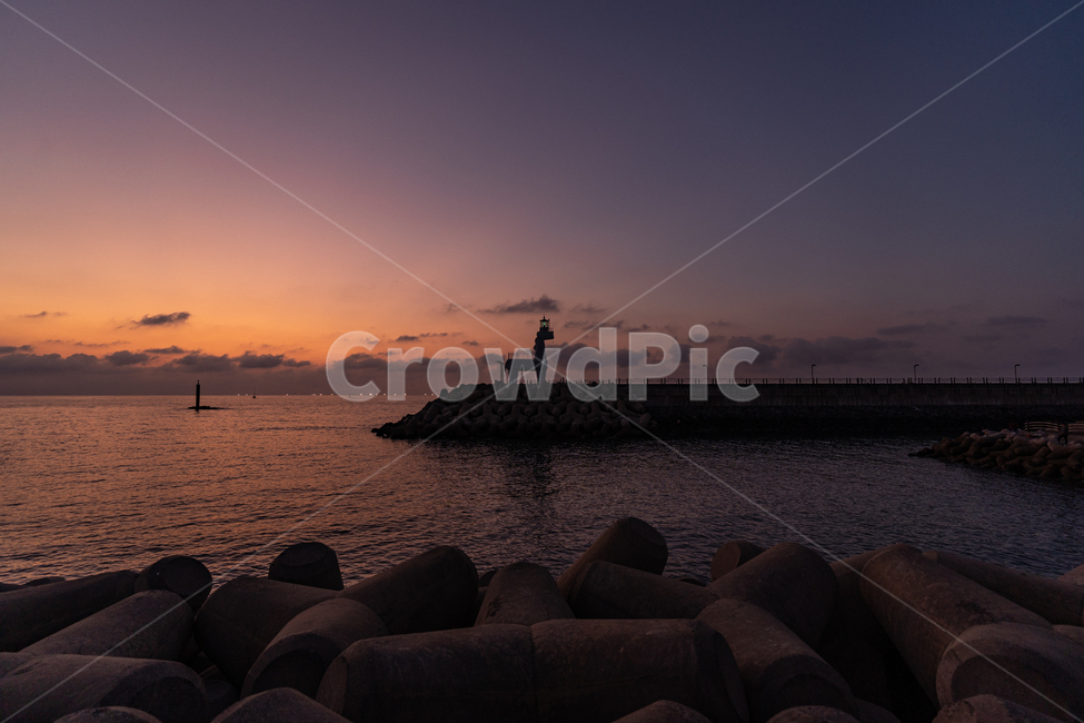 architecture,건축물,building,등대,lighthouse,건물,tower,탑,beacon,일몰,노을,sunset,바다,구름,방파제