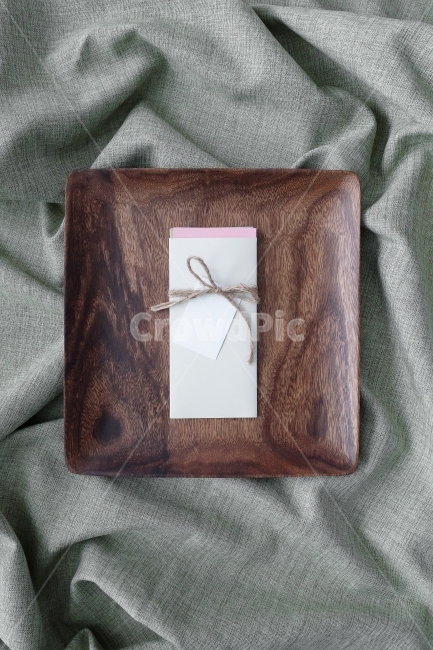 천배경,선물,이벤트,질감,소품,천,prop,object,gift,giftbox,event,texture,ribbon,clothbackground,woodplank,latter,memo,card,기념일,축하,anniversary,congratulation,celebrate,celebration,사물,물건,오브젝트,thing,object,matter,연출,컨셉,콘셉,direction,concept