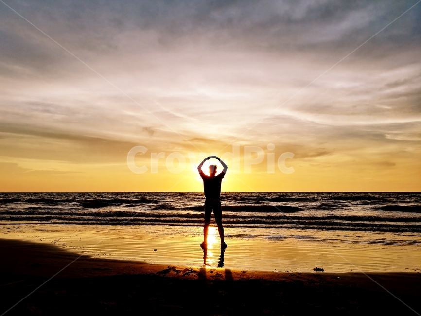 kotakinabalu,human,인간,person,사람,코타키나발루,썬셋,sunset,바다,night,남자,뒷모습,자연,nature,sea,man,사람,인물,인간,human,person,인물실루엣,사람실루엣,character silhouette,human silhouette