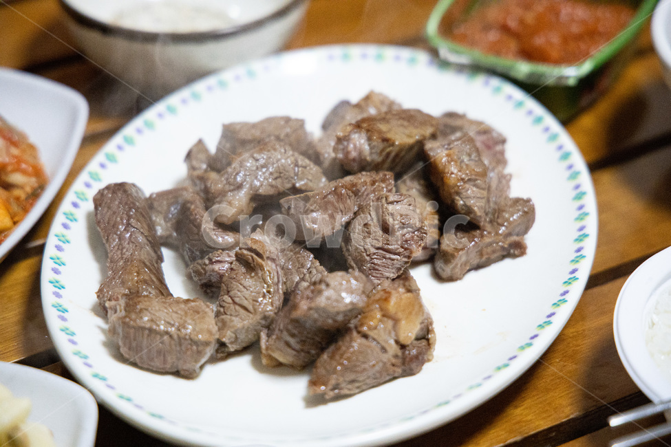 삼겹살,목살,고기,숯불,쌈장,저녁,음식,식재료,요리,food,cook,meal,dishes,food reserves,육류,고기,meat