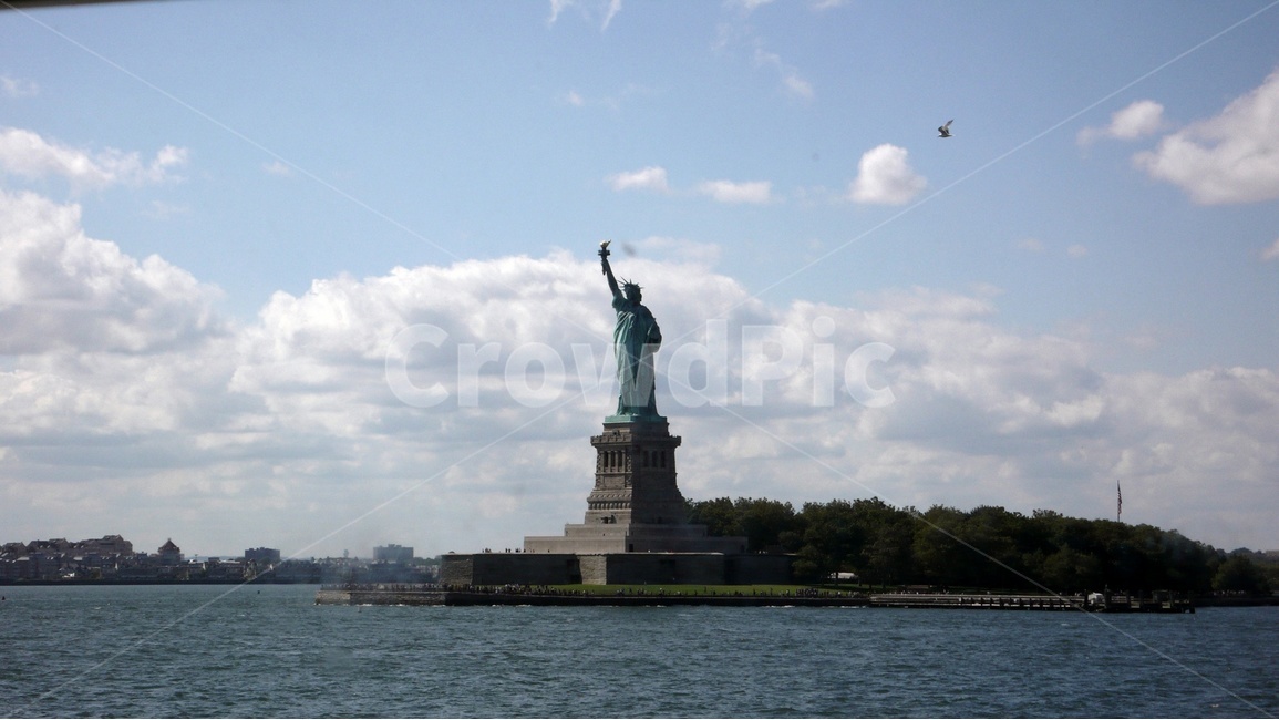 자유의여신상,뉴욕,풍경,맨하탄,허드슨강,랜드마크,landmark,tourist attraction,해외,외국,세계,foreign,oversea,world,세계랜드마크,해외랜드마크,외국랜드마크,world landmark,world tourist attraction,조각상,동상,석상,조형물,statue,bronze statue,stone statue,건축물,건물외관,exterior,building,structure,architecture,construction,monument,기념물