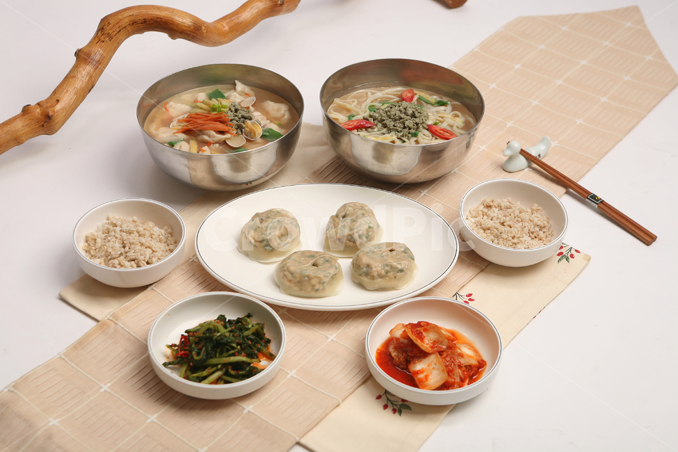 칼국수,만두,명동칼국수,보리밥,김치,열무김치,고기만두,해물칼국수,맛있는,푸짐한,음식,한국음식,food,음식,식재료,요리,food,cook,meal,dishes,food reserves,한식,한국음식,한국요리,korean food,korean dishes,korean meal,korean cook,연출,컨셉,콘셉,direction,concept