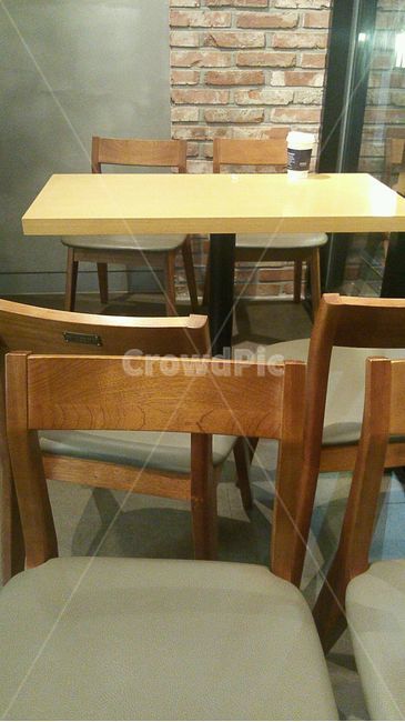 카페,테이블,의자,감성,조명,따뜻한,휴식,힐링,분위기,cafe,table,chair,light,rest