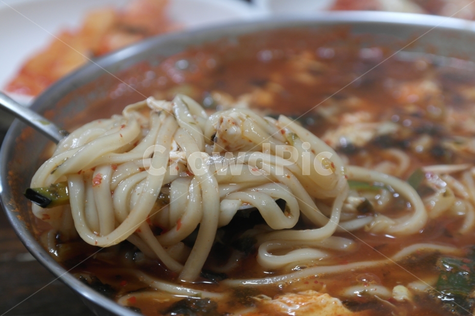 칼국수,해장음식,얼큰한칼국수,매운음식,시장국수,음식,식재료,요리,food,cook,meal,dishes,food reserves,면류,면요리,noodles,한식,한국음식,한국요리,korean food,korean dishes,korean meal,korean cook
