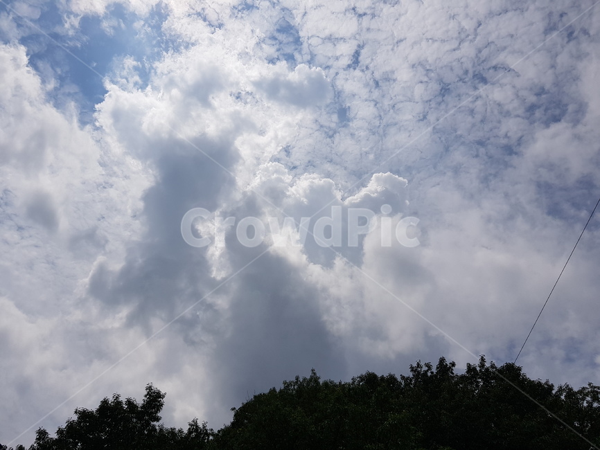 구름,하늘,파란하늘,하얀구름,뭉게구름,산,나무,파란색,하얀색,cloud,sky,bluesky,tree
