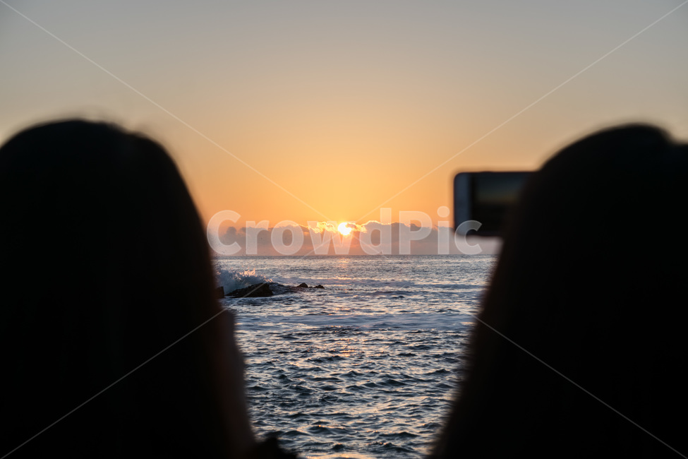 일줄,바다,하늘,해변,해,자연,풍경,nature,landscape,사람,인물,인간,human,person,여성,여자,woman,female,lady,사진작가,포토그래퍼,photographer,outdoors,옥외,dawn,새벽,red sky,붉은 하늘,sunset,일몰,sky,dusk,황혼