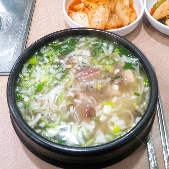 국밥,돼지국밥,한국음식,음식,뚝배기,koreanfood,food,meal,음식,식재료,요리,food,cook,meal,dishes,food reserves,한식,한국음식,한국요리,korean food,korean dishes,korean meal,korean cook