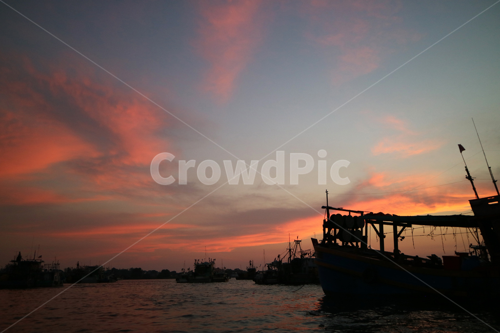 노을,바다,배,해질녘,선셋,하늘,sunset,sky,ship,실루엣,산업,industry,industrial,어업,fishery,fishing industry