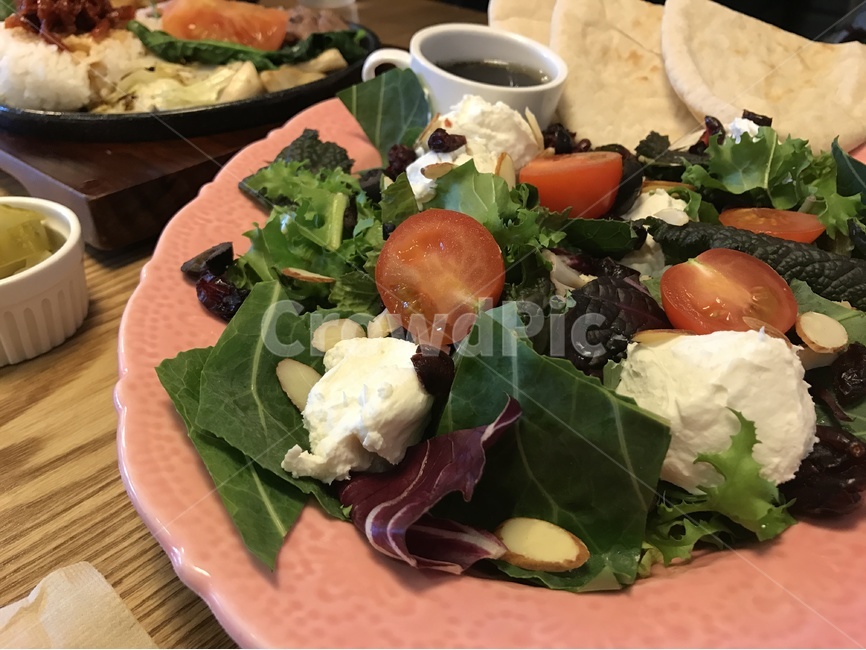 브런치,샐러드,야채샐러드,방울토마토,양상추,치커리,맛있는,음식,식재료,요리,food,cook,meal,dishes,food reserves,아침식사,조식,브런치,breakfast,brunch