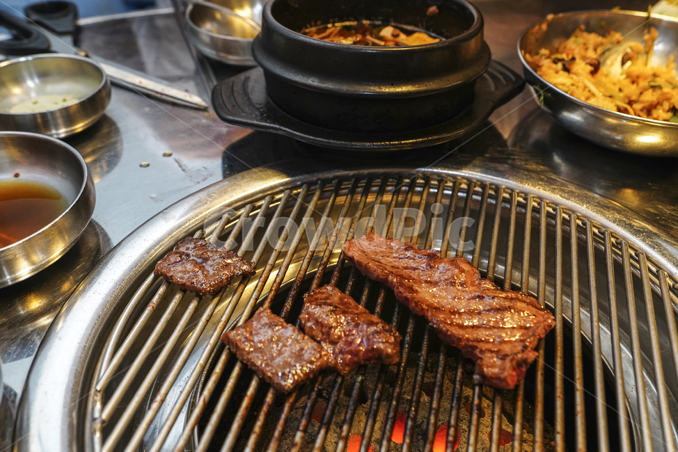 고기,한우,먹거리,안주,육류,육식,먹방,불판,식사,술자리,한식,구이,푸드,음식,음식,식재료,요리,food,cook,meal,dishes,food reserves,육류,고기,meat