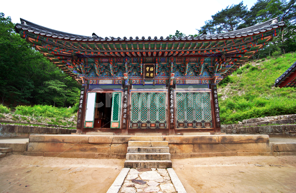 청평사,오봉산,법당,춘천,아미타불,본존,고건축,불교사찰,축대,돌계단,극락보전,한국전통,한국문화,korean traditional,korean culture,종교,신앙,religion,belief,faith,건축물,건물외관,exterior,building,structure,architecture,construction