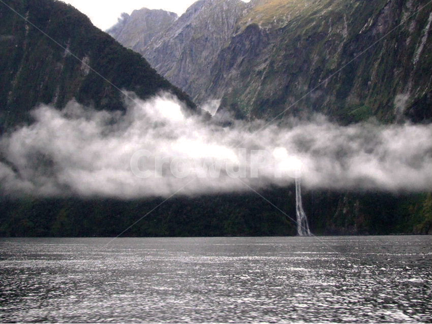 강,호수,바다,물,배,구름,안개,산,폭포,나무,lake,river,fog,mist,mountain,tree,trees,ship,boat,sea,ocean,sky,cloud,water,waterfall,waterfalls,배경사진,배경화면,배경,풍경,풍경사진,평화로운,분위기,차분한,차분함,평화로움,scene,view,ambience,atmosphere,calm,peaceful,tranquil,still,background,물안개,자연,풍경,nature,landscape,해외,외국,세계,foreign,oversea,world,세계자연풍경,해외자연풍경,외국자연풍경,world nature landscape,outdoors,옥외,slope,경사