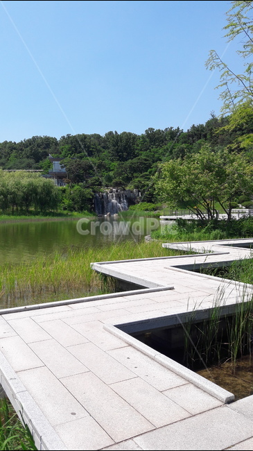 북서울꿈의숲,호수,하늘,나무,더위,자연,풍경,nature,landscape,water,물,building,건물,bridge,다리,boardwalk,산책로