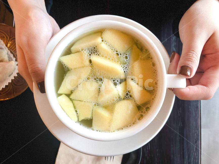 여자,손,사과차,차,카페,여유,차한잔,tea,티타임,음료수,drink,beverage