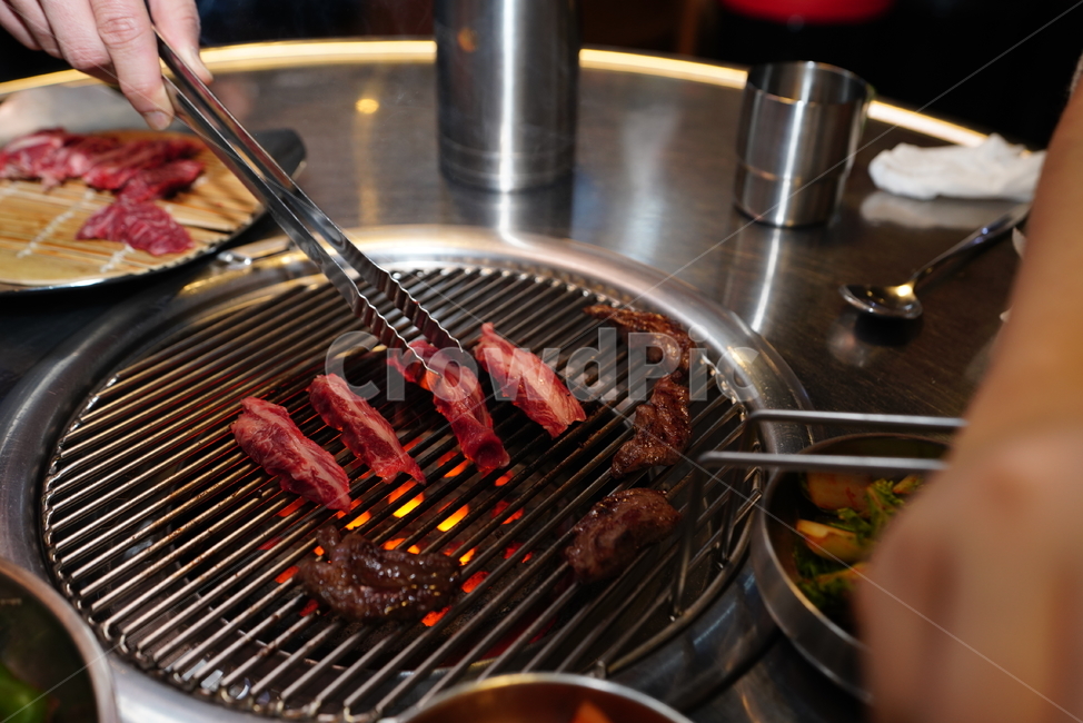 고기,화로,연탄,음식,육류,육식,구이,안주,먹거리,먹방,food,연탄구이,불판,식사,한식,소고기,한우,술자리,술안주,음식,식재료,요리,food,cook,meal,dishes,food reserves,육류,고기,meat