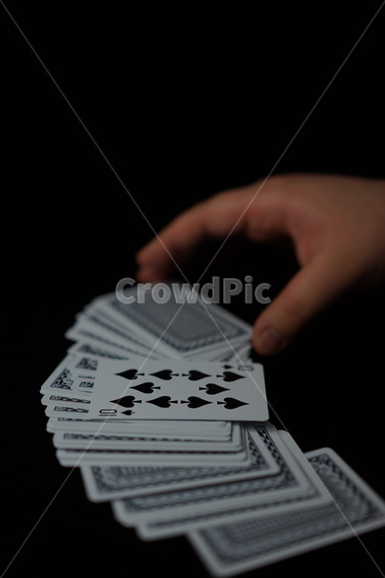 포커,원카드,카드놀이,카드게임,도박,플레잉카드,트럼프카드,playingcard,trumpcard,poker,손가락,사람,인물,인간,human,person,신체일부,몸,body,게임,오락,놀이,game,play