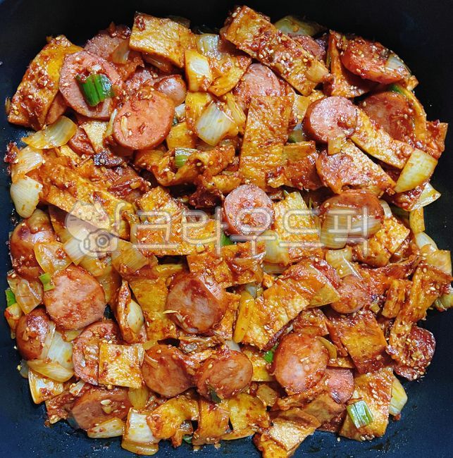 Stirfried Ham and Fish Cake,seasoning,Stirfried fish cake,onion,Fish cake,sausage,vegetable,ham,Stirfried ham,Stirfried Spicy Fish Cake,Stirfried Soya,Stirfried sausage jelly,food,meal,Stirfried Odeng,Stirfried Ham Odeng,Stirfried soya,fish cake,Stirfried
