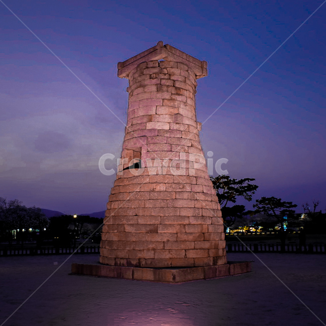 첨성대,야경,풍경,경주,하늘,야경,밤,풍경,nightscape,night,landscape,랜드마크,landmark,tourist attraction,한국랜드마크,한국관광지,한국명소,korea landmark,korea tourist attraction,architecture,건축물,building,건물,tower,탑