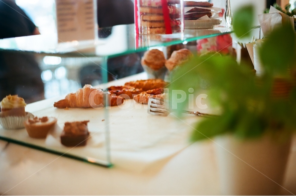 필름,필름카메라,빵,bread,카페,display,감성사진,간식,음식,식재료,요리,food,cook,meal,dishes,food reserves,빵,bread,디저트,간식,후식,dessert,snack