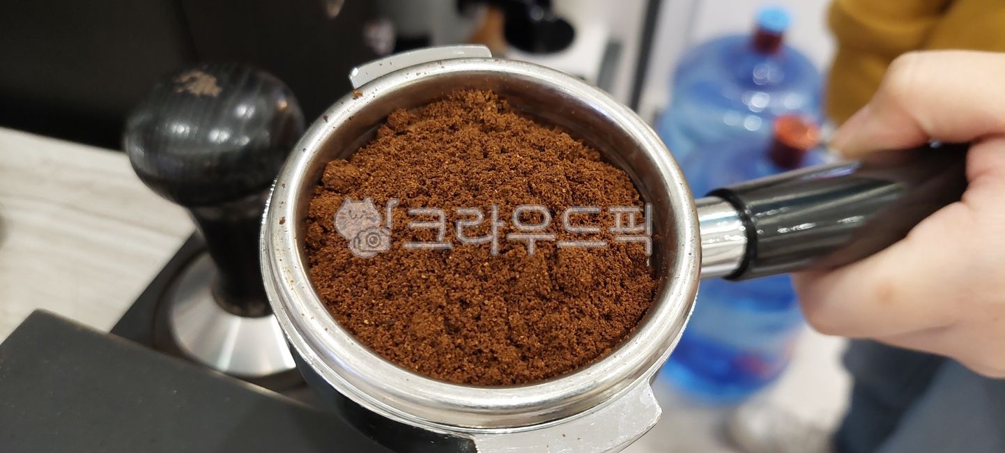 커피가루,커피,음식,손,원두가루