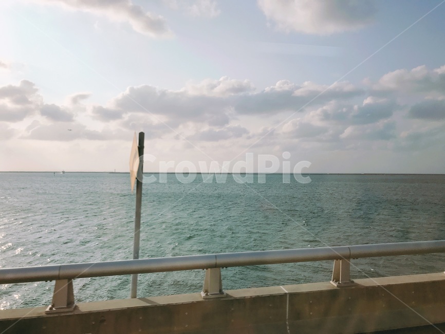 바다,난간,도로,하늘,햇빛,구름,감성,자연,풍경,nature,landscape,handrail,banister,railing