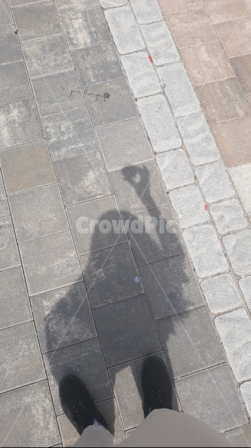 여자,그림자,도보,사람,길거리,people,person,girl,woman,road,소녀,shadow