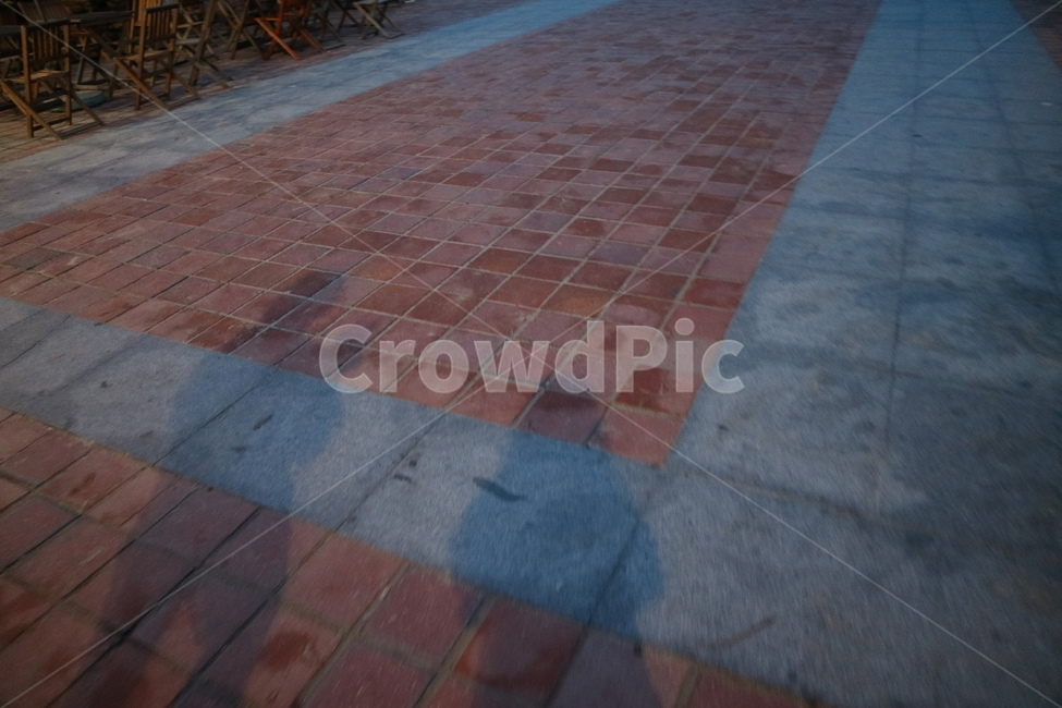 floor,통로,flooring,flagstone,바닥,walkway,판석,path,보도,친구,그림자,shadow,우정