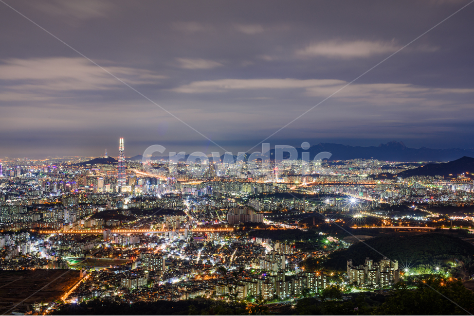 서울,야경,랜드마크,도시,건물,롯데타워,도심,타워,구름,밤,풍경,sky,cloud,seoul,tower,landmark,night,nightview,야경,밤,풍경,nightscape,night,landscape,도시,city,한국도시풍경,한국도시경관,korea cityscape,nature,자연,경치,outdoors,옥외,scenery,aerial view,조감도