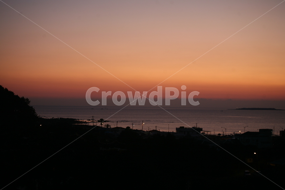 일출,새벽뱌다,제주도바다,제주바다,바다,자연,풍경,nature,landscape,outdoors,옥외,dusk,황혼,sunset,일몰,dawn,새벽,sky,하늘,red sky,붉은 하늘