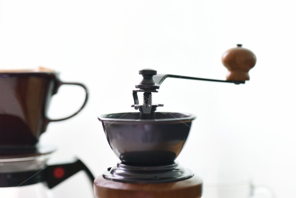핸드밀,커피,커피도구,나사,주방용품,음료,차,커피콩,커피,카페,coffee,cafe,감성,sensible,feeling,사물,물건,오브젝트,thing,object,matter
