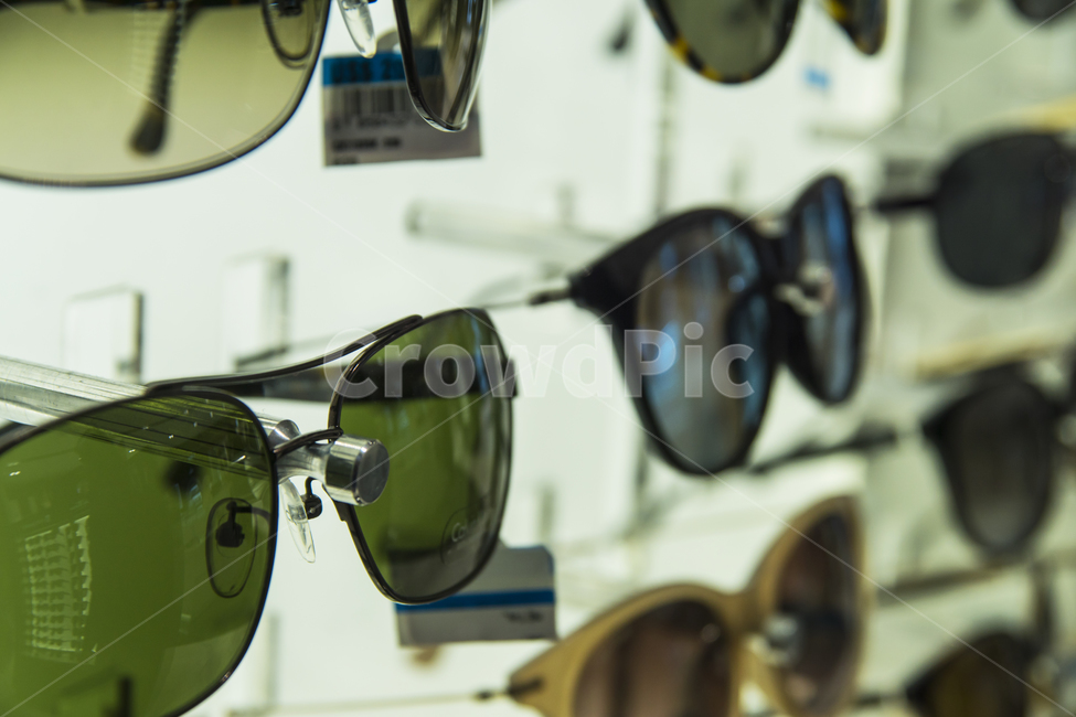 썬글라스,여름,안경,패션,패션안경,적외선,차단,교정,측정,난시,근시,돋보기,진열,상품,패션스타일,의상,fashion,style,쇼핑,shopping,사물,물건,오브젝트,thing,object,matter