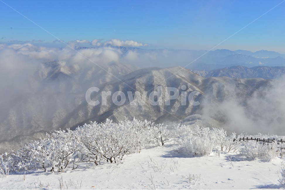 전북,무주,설천면,덕유산,설경,상고대,설천봉,향적봉,nature,자연,outdoors,옥외,mountain,산,ice,빙,mountainrange,산맥,겨울,계절,winter,season,자연,풍경,nature,landscape,한국자연풍경,한국자연경관,korea nature landscape