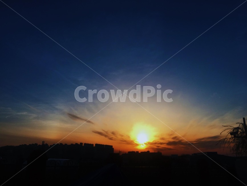 하늘,구름,분홀,감성,노을,자연,풍경,nature,landscape,outdoors,옥외,dusk,황혼,sunset,일몰,dawn,새벽,sky,red sky,붉은 하늘,sunlight,햇빛