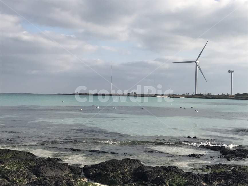 제주도해안,제주도드라이브,해안도로,풍차,제주바다,에메랄드바다,해안드라이브