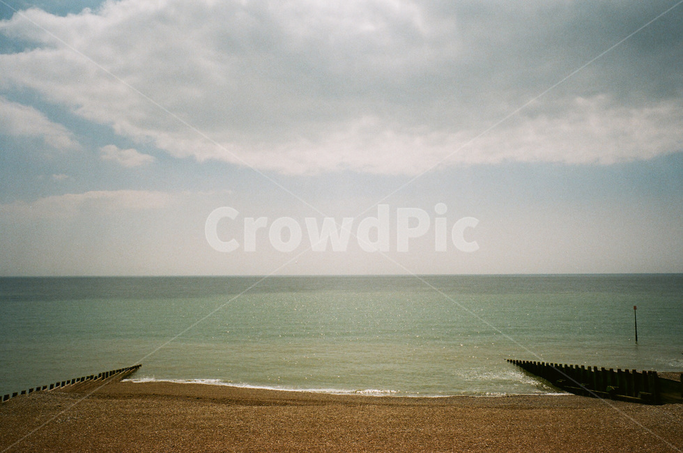 tide,heat,blue sky,summer sea,british sea,european sea,sea,Beach,blue sea,blue ocean,vacation,sky,vacance,rest,Summer Vacation,white clouds,sparkling sea,sea image,summervacation,water play,ocean,blue,summer vacation,beach