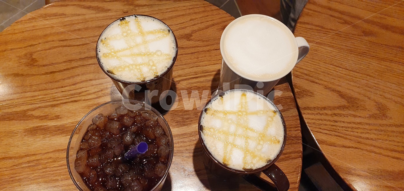 커피,커피숍,아이스아메리카노,카라멜마끼야또,카푸치노