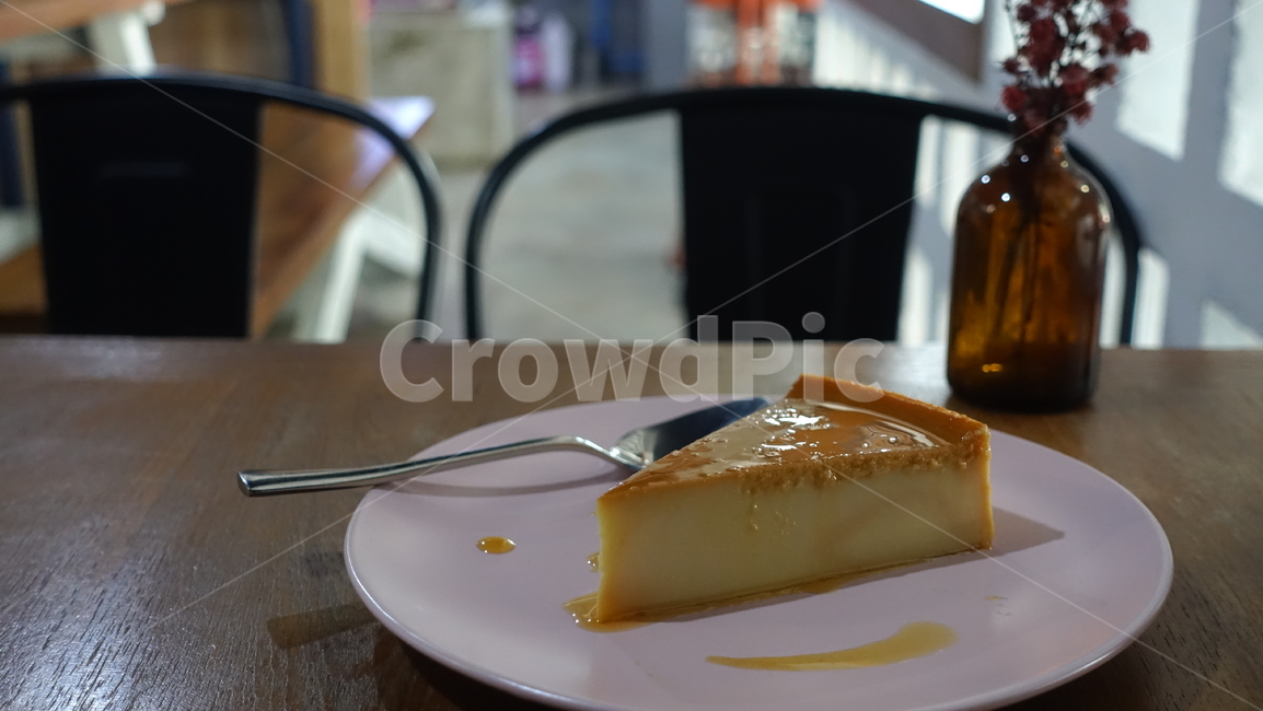 카페,cafe,치즈케이크,포크,꽃병,cheesecake,디저트,간식,후식,dessert,snack