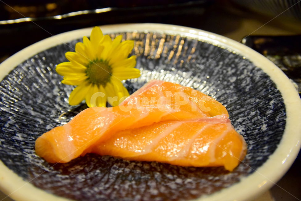 연어,연어회,접시,한접시,꽃,디피꽃,rawfish,salmon