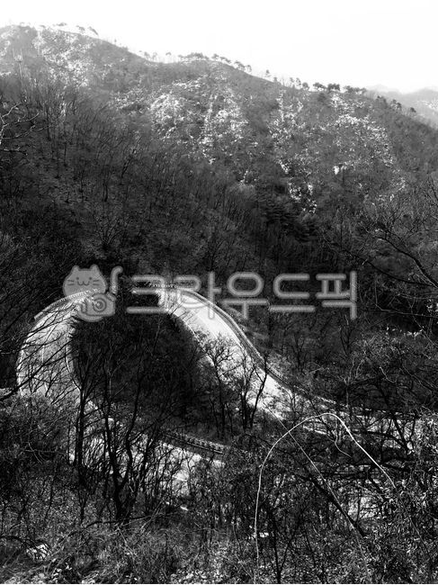 Drive course,mountain,sand ash,winding road,mountain range,winter road