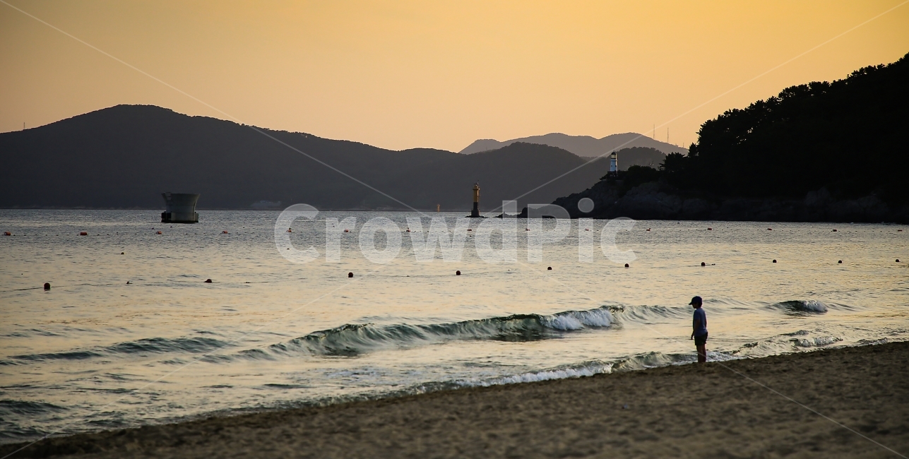 부산,바다,해운대,일몰,풍경,자연,풍경,nature,landscape,해변,바다,beach,sea,사람,인물,인간,human,person,어린이,어린아이,child,children,kid,ocean,대양,outdoors,옥외,water,물
