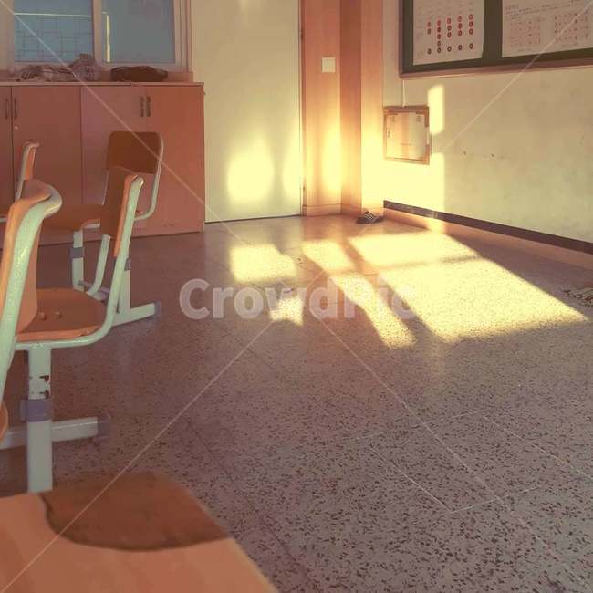 햇살,그림자,학교,노을,고등학교,저녁노을,교실,flooring,floor,바닥,chair,의자,furniture,가구