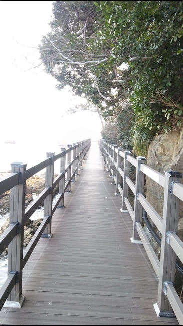 길,나무,난간,야외,바위,자연,풍경,nature,landscape,railing,handrail,banister,boardwalk,산책로,bridge,다리,building,건물